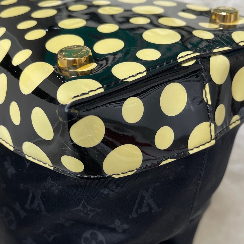 Louis Vuitton x Yayoi Kusama Nylon Monogram Lockit MM Limited Edition Tote Bag - Picture 5 of 16